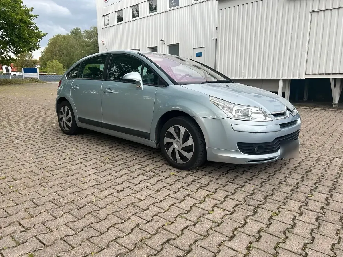 Used Citroën C4 109 HP (80 kW) 2006 Andere farben Sedan
