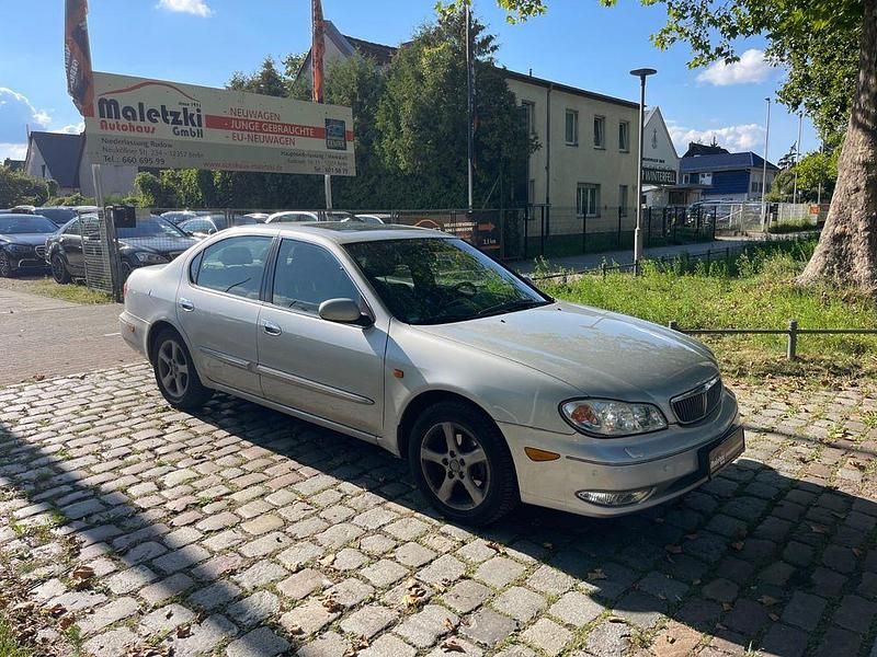 Silber Gebraucht 2000 Nissan Maxima Limousine | 2.950 € - Bild 1/4