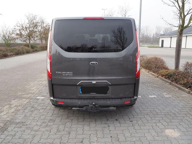 Gebraucht Ford Tourneo Titanium 185 PS (136 kW) 2020 Grau Van / Kleinbus