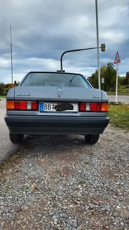 Gebraucht Mercedes 190 122 PS (89 kW) 1992 Grau Limousine