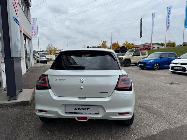Neu Suzuki Swift Comfort 83 PS (61 kW) 2025 Weiß Kleinwagen