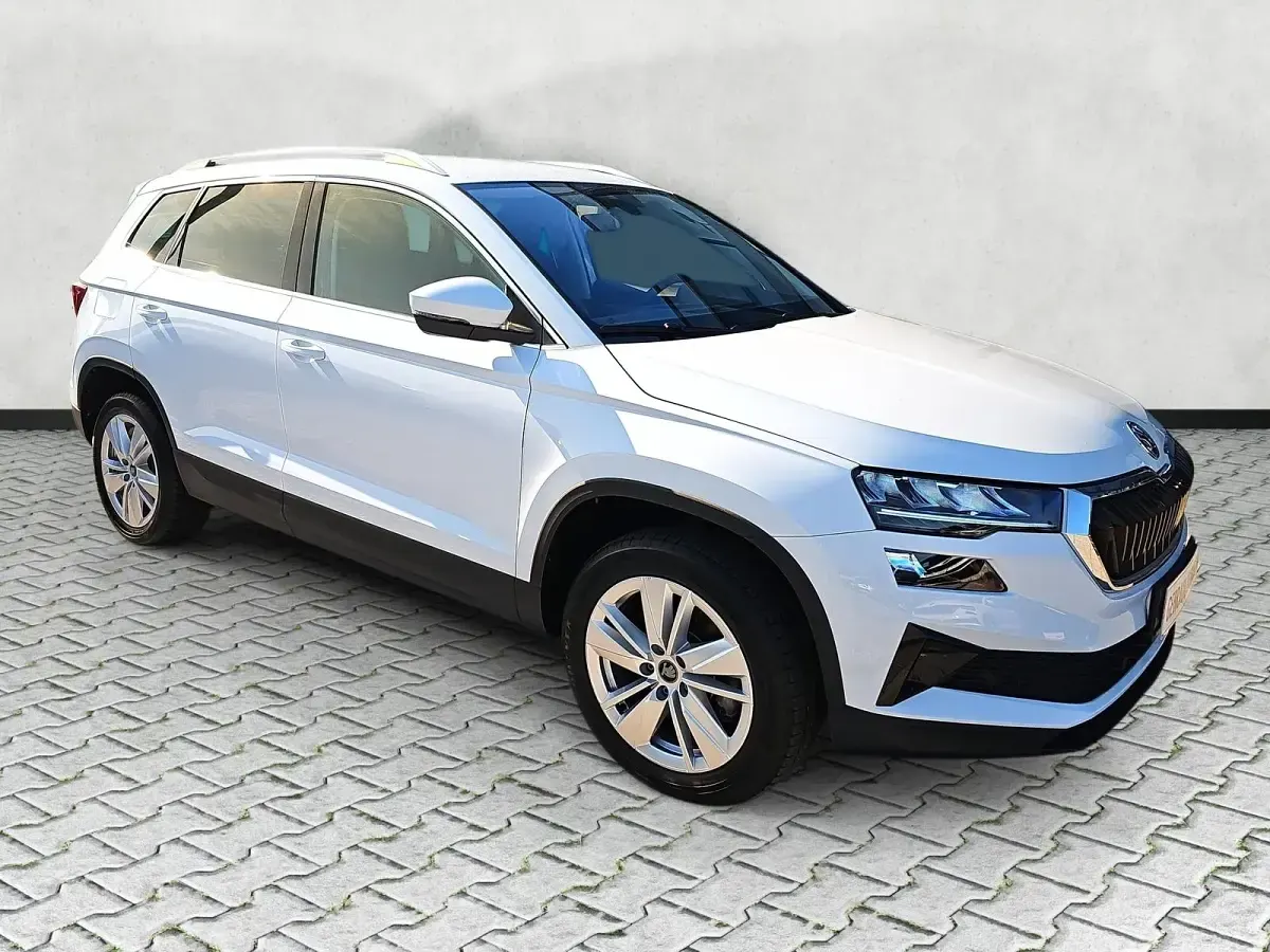 Gebraucht Skoda Karoq Selection 150 PS (110 kW) 2025 Moonweiss metallic SUV