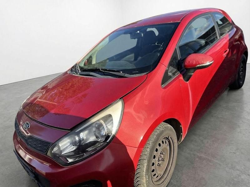 Gebraucht Kia Rio Edition 7 75 PS (55 kW) 2012 Rot Coupé