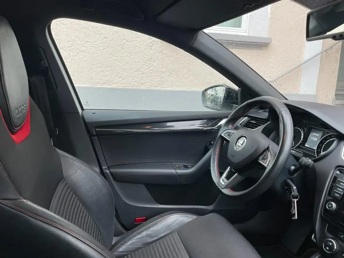 Gebraucht Skoda Octavia RS 220 PS (161 kW) 2015 Weiß Kombi