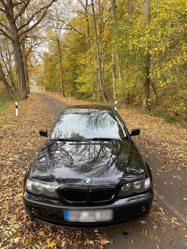 Schwarz Gebraucht 2002 BMW 320 Limousine | 2.999 € (Guter Preis) - Bild 1/4