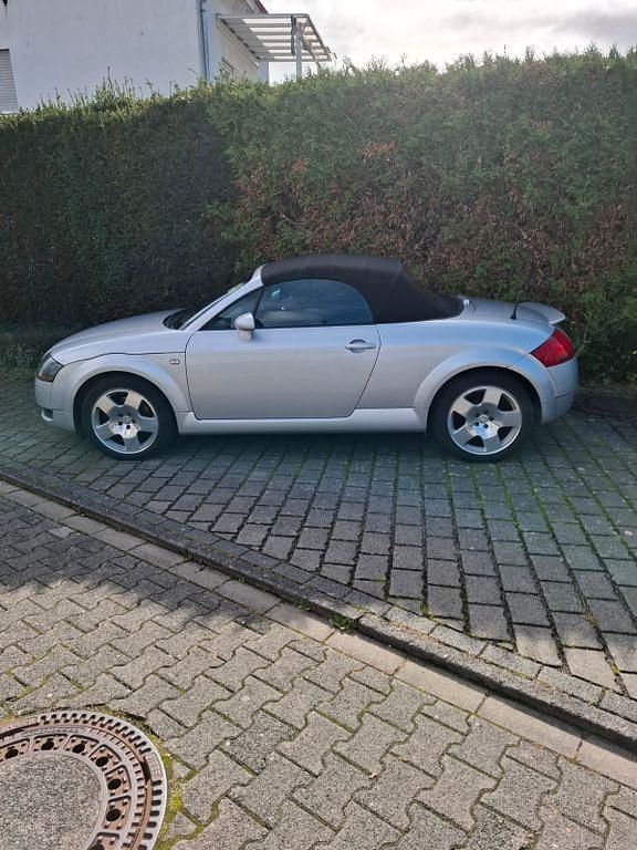 Silber Gebraucht 2002 Audi TT Roadster Sport Cabrio | 3.850 € (Superpreis) - Bild 1/4