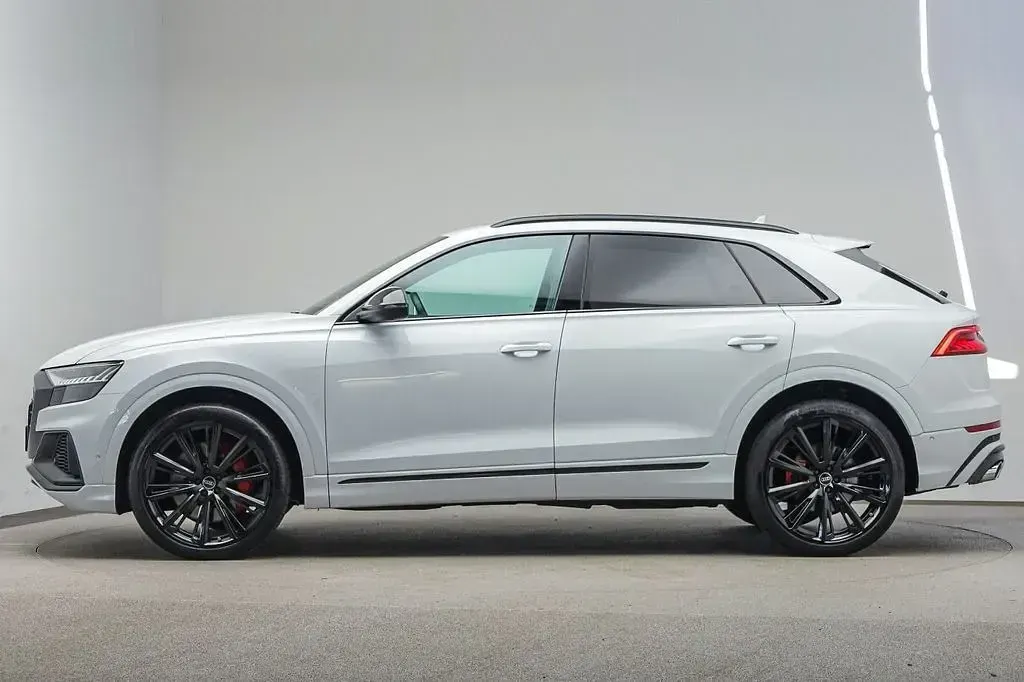 Gebraucht Audi SQ8 Ambiente 507 PS (372 kW) 2022 Gletscherweiß metallic SUV