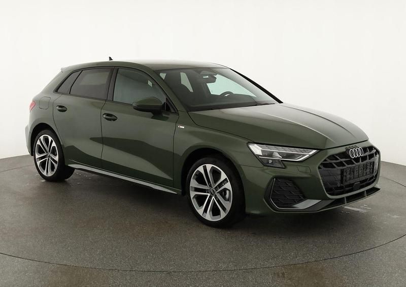 Neu Audi A3 S-Line 2025 Distrikt grün metallic