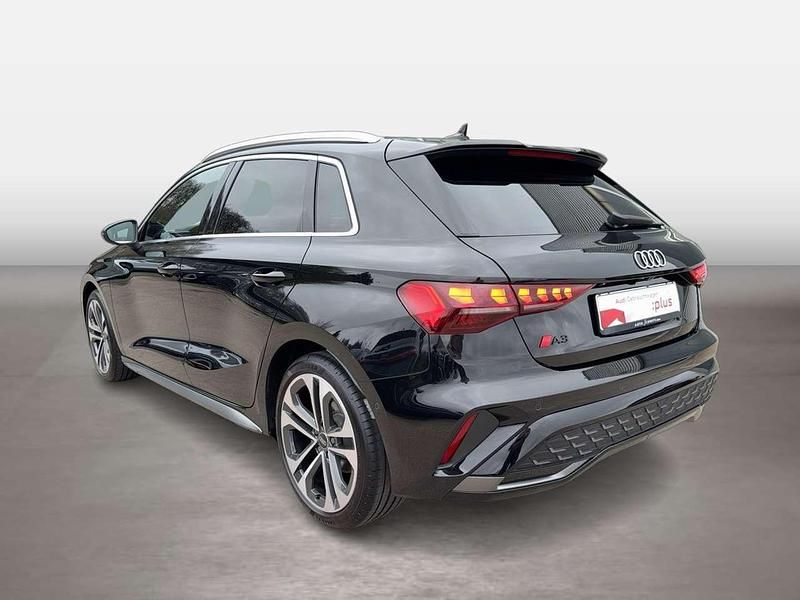 Używany Audi A3 S-Line 150 KM (110 kW) 2024 Czarny Sedan/Limuzyna