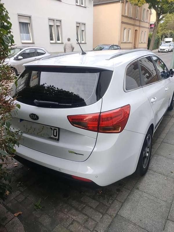 Gebraucht Kia Ceed Sportswagon DREAM-TEAM Edition 128 PS (94 kW) 2013 Kombi