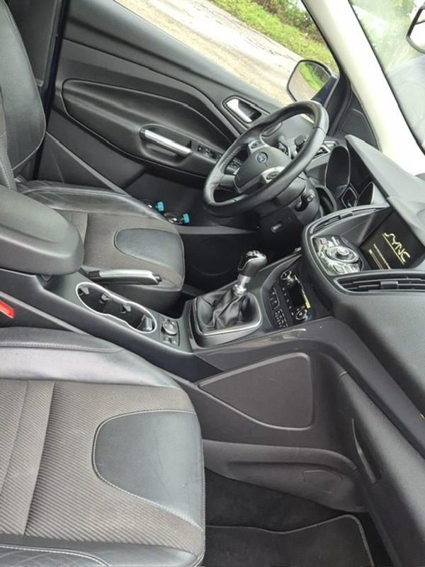 Gebraucht Ford Kuga Individual 110 PS (80 kW) 2015 Blau SUV