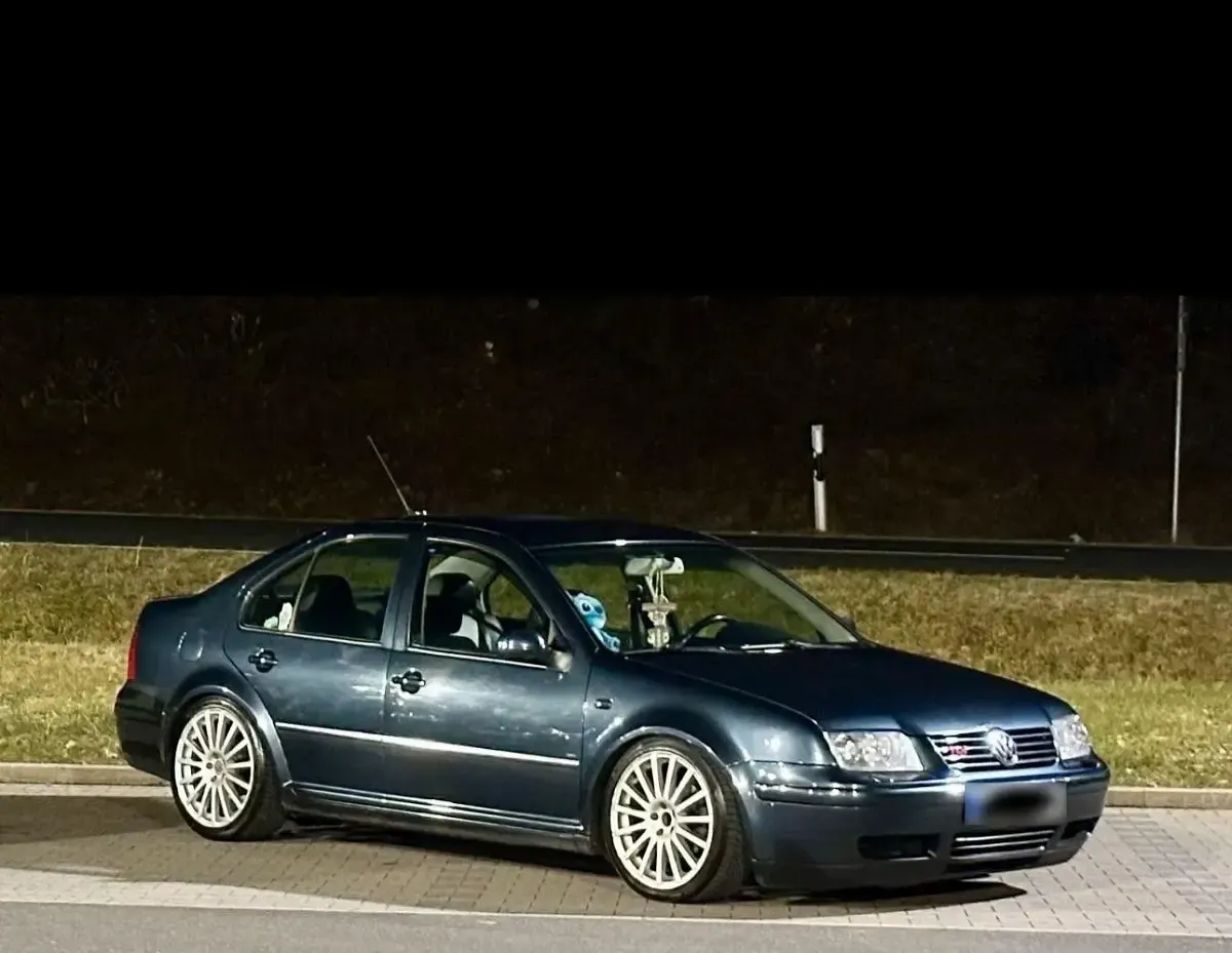 Gebraucht VW Bora GT 131 PS (96 kW) 2004 Blau Limousine