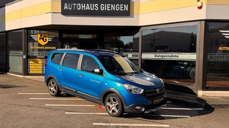 Blau Gebraucht 2022 Dacia Lodgy Stepway Van / Kleinbus | 9.900 € (Superpreis) - Bild 1/4