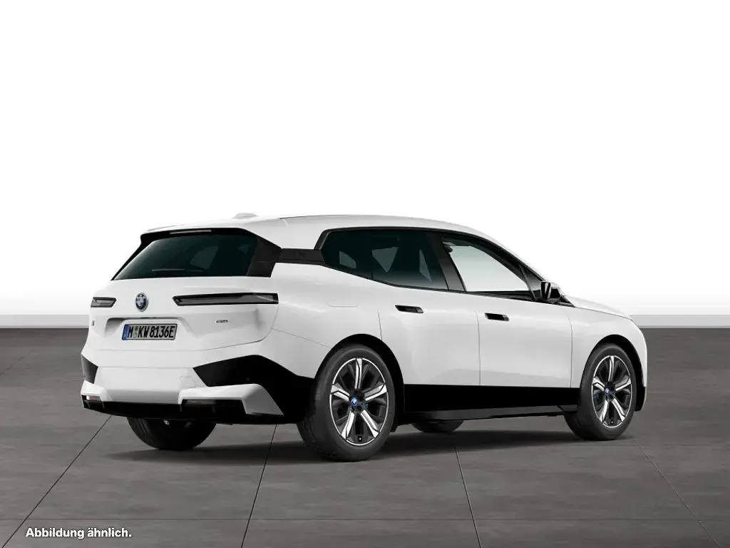 Gebraucht BMW iX 384 kW (523 PS) 2024 Mineralweiß metallic SUV