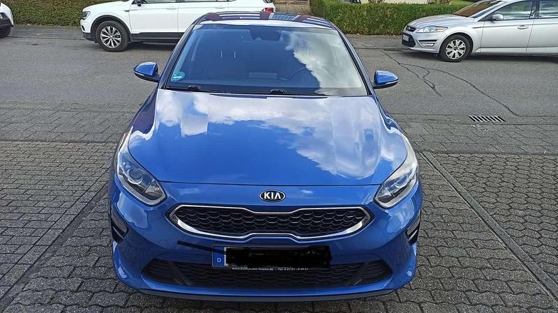 Blau Gebraucht 2019 Kia Ceed Vision Limousine | 10.990 € (Guter Preis) - Bild 1/4
