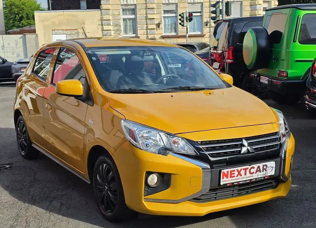 Gebraucht Mitsubishi Space Star Select 71 PS (52 kW) 2023 Gold Kleinwagen