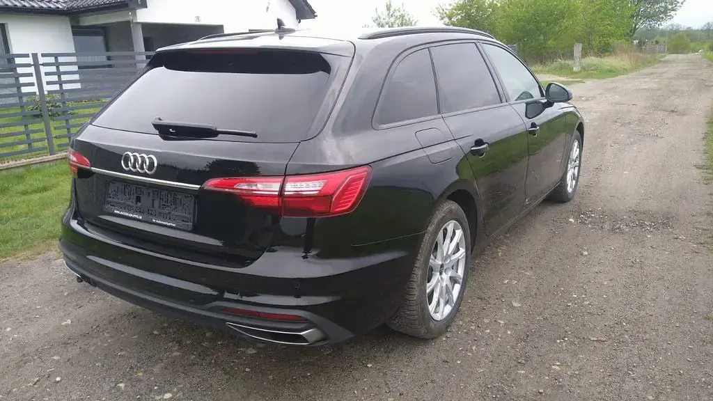Gebraucht Audi A4 150 PS (110 kW) 2022 Schwarz Kombi
