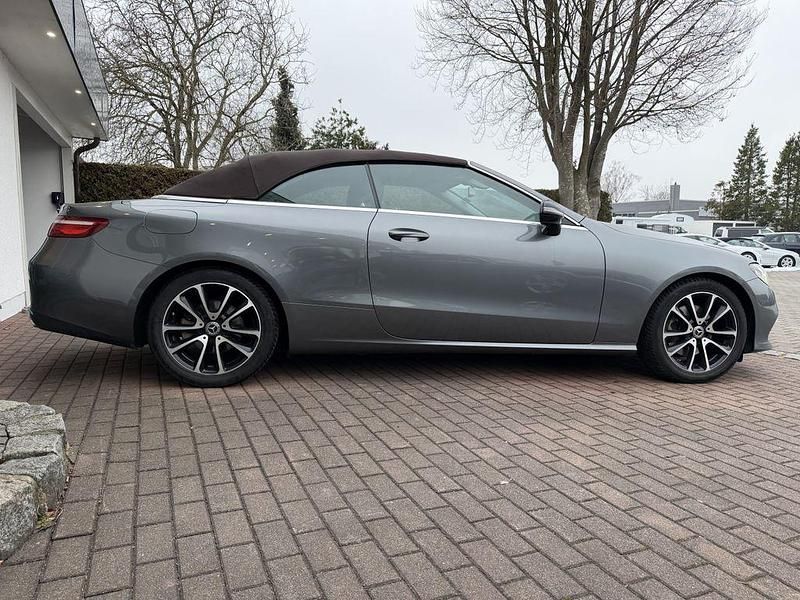 Gebraucht Mercedes E200 Avantgarde 184 PS (135 kW) 2018 Grau selenitgrau  metalliclack (metallic) Cabrio