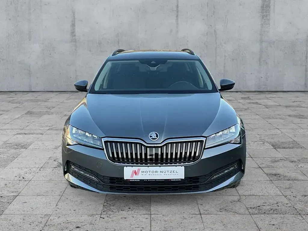 Gebraucht Skoda Superb Ambition 150 PS (110 kW) 2023 Grau Kombi