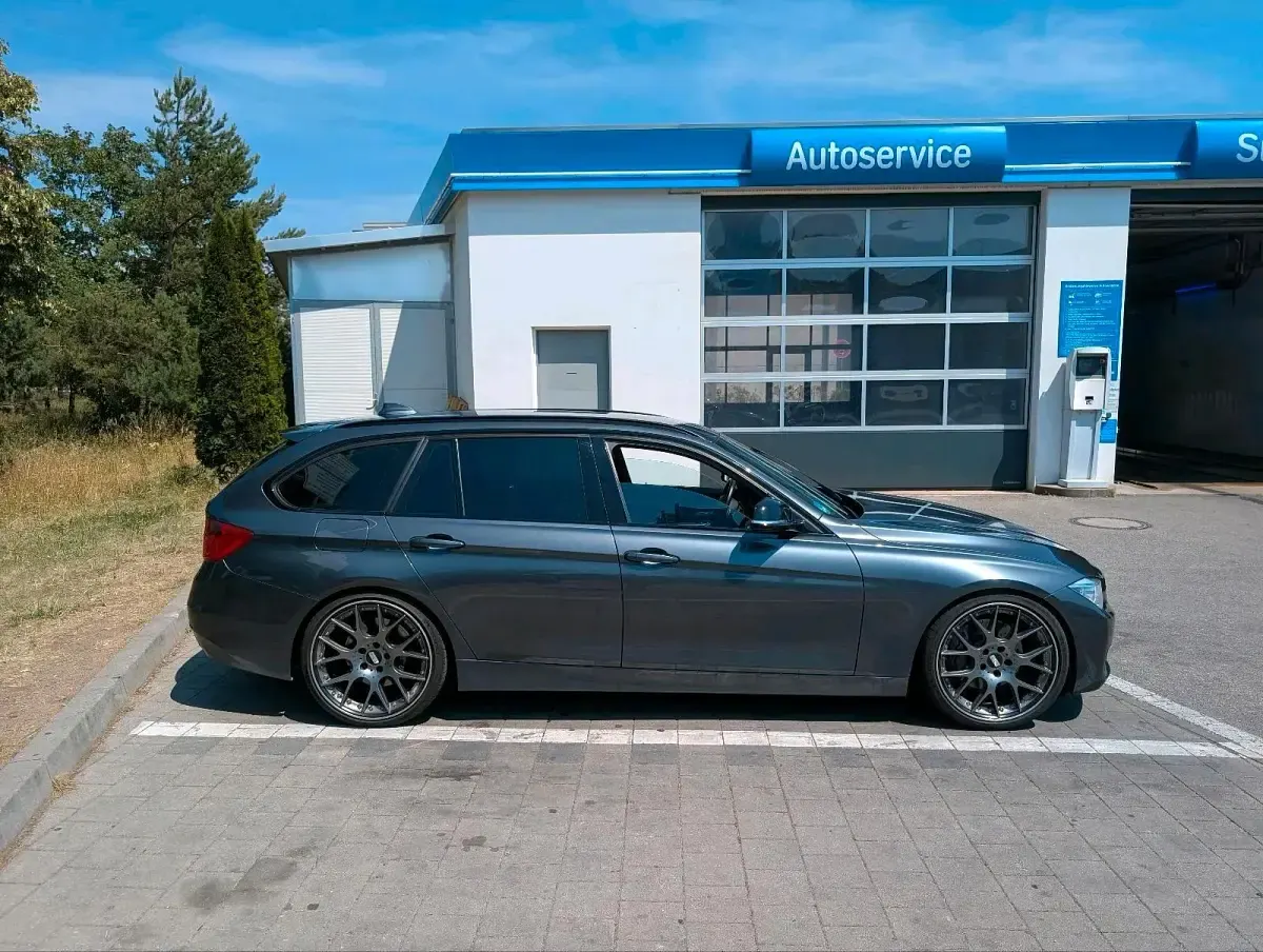 Gebraucht BMW 335 Sport Line 306 PS (225 kW) 2013 Grau Kombi