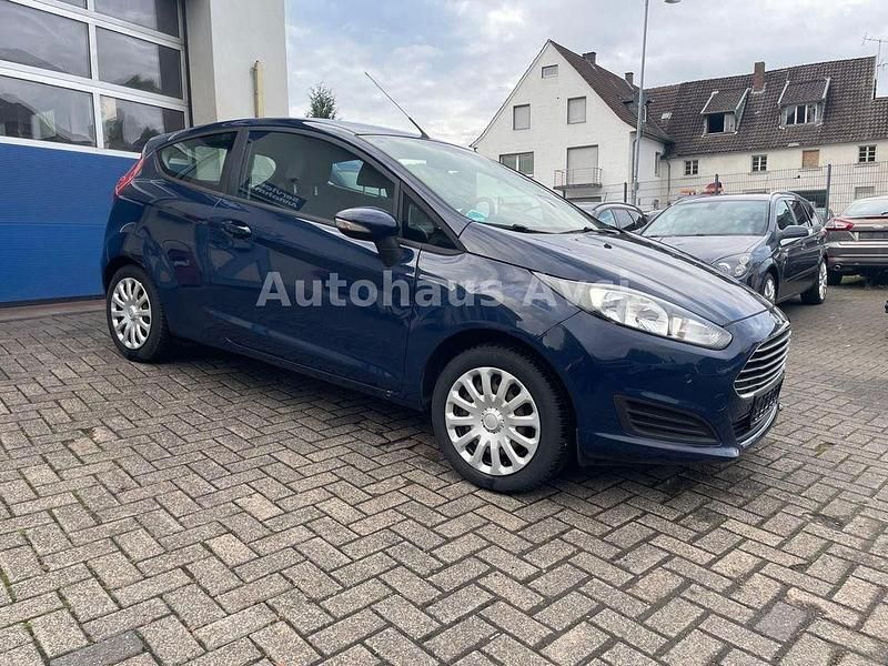 Gebraucht Ford Fiesta Trend 60 PS (44 kW) 2014 Blau Kleinwagen