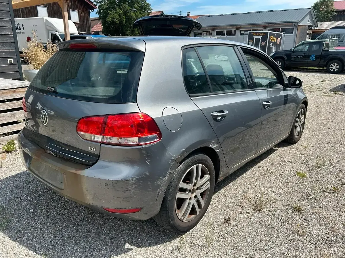 Gebraucht VW Golf VI 102 PS (75 kW) 2009 Grau Kleinwagen