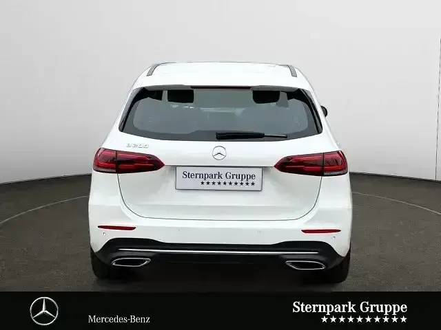 Gebraucht Mercedes B200 Progressive 163 PS (119 kW) 2019 Weiß Kleinwagen