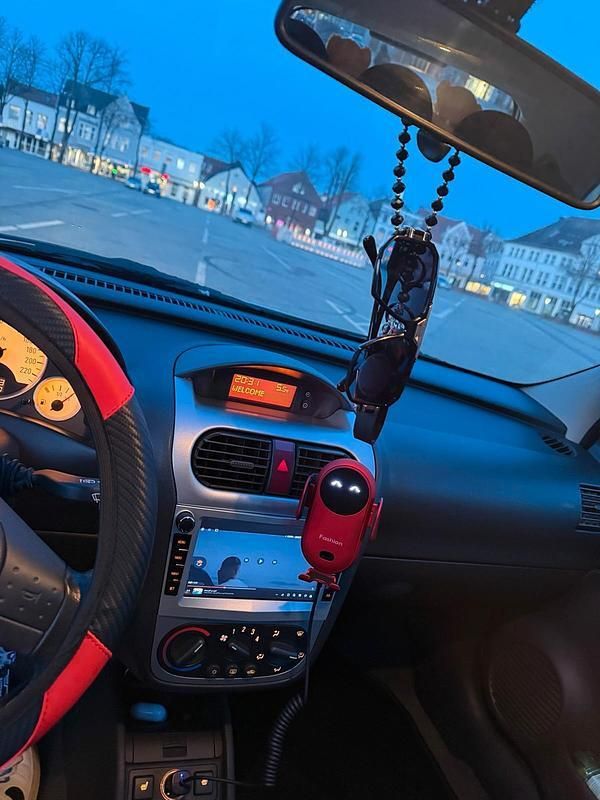 Silber Gebraucht 2006 Opel Corsa Kleinwagen | 2.100 € - Bild 1/4