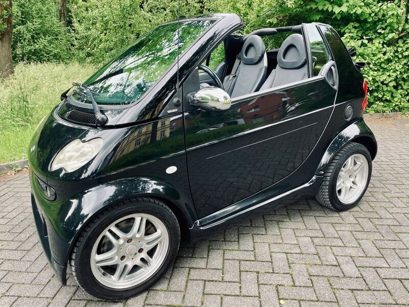 Schwarz Gebraucht 2003 Smart ForTwo Cabrio Brabus Cabrio | 4.550 € (Fairer Preis) - Bild 1/4