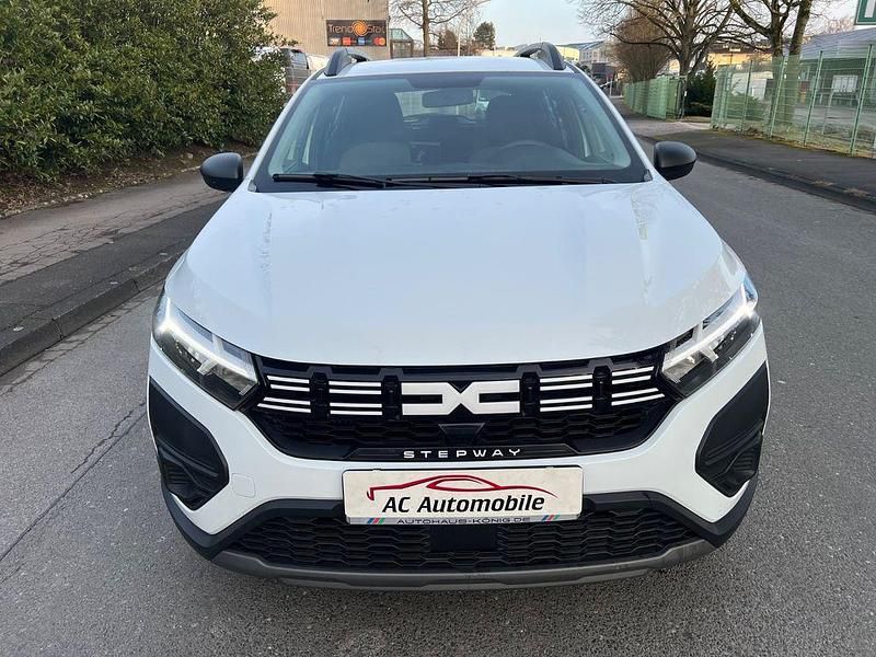 Gebraucht Dacia Sandero Essentiel 91 PS (66 kW) 2024 Weiß Limousine