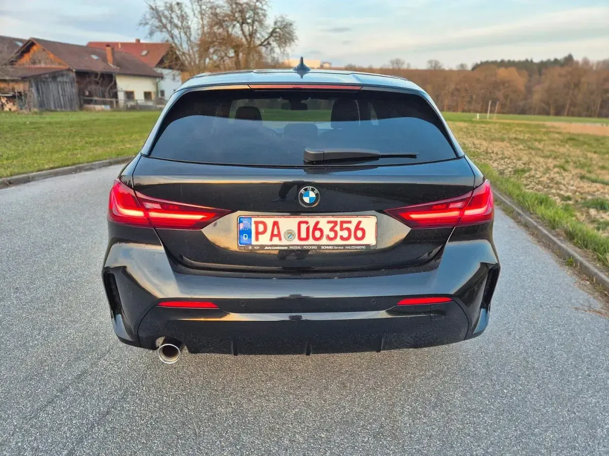 Gebraucht BMW 118 M Sport 140 PS (102 kW) 2019 Schwarz Kleinwagen