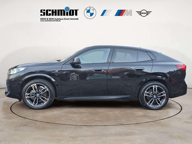 Gebraucht BMW iX2 M Sport 230 kW (313 PS) 2024 Black sapphire metallic SUV