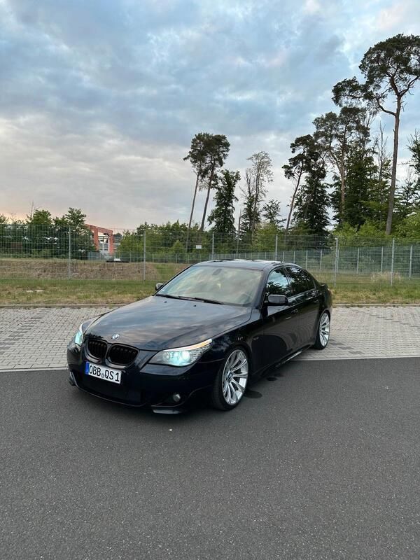Schwarz Gebraucht 2009 BMW 530 M Sport Limousine | 14.499 € - Bild 1/4