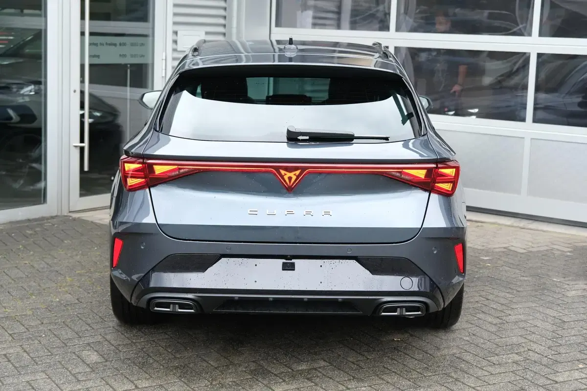 Neu Cupra Leon 204 PS (150 kW) 2026 Magnetic tech Kombi
