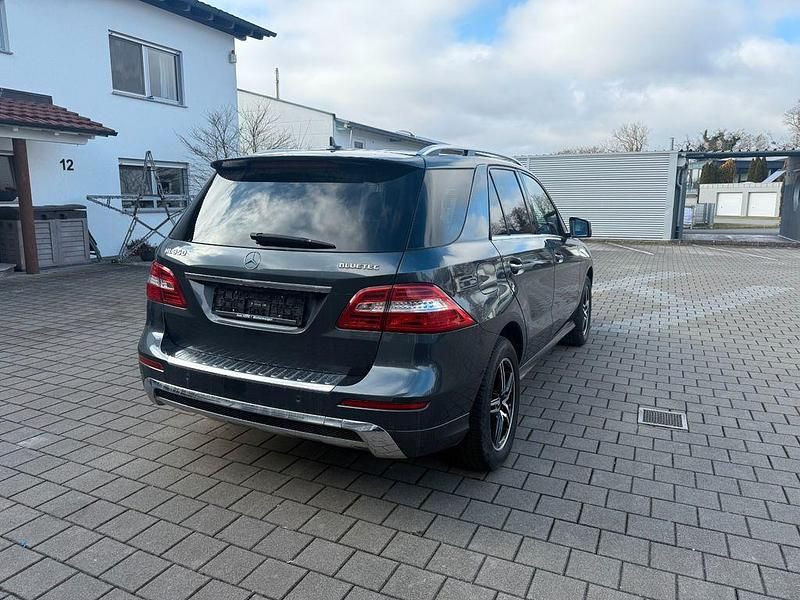 Gebraucht Mercedes ML350 258 PS (189 kW) 2014 Grau SUV
