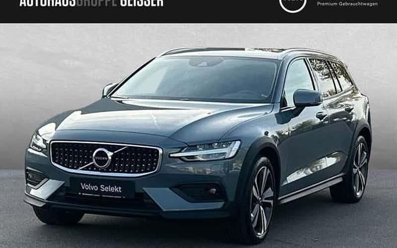 Grau Gebraucht 2022 Volvo V60 CC Pro Kombi | 33.750 € (Superpreis) - Bild 1/4