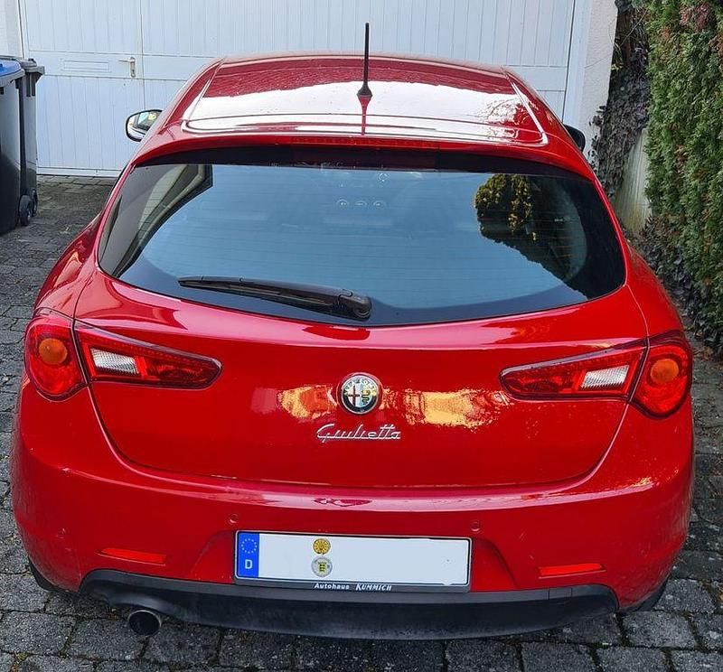 Gebraucht Alfa Romeo Giulietta Turismo 170 PS (125 kW) 2012 Rot Kleinwagen