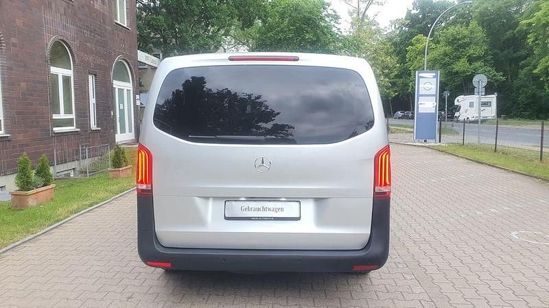 Gebraucht Mercedes Vito 163 PS (119 kW) 2018 Silber Van