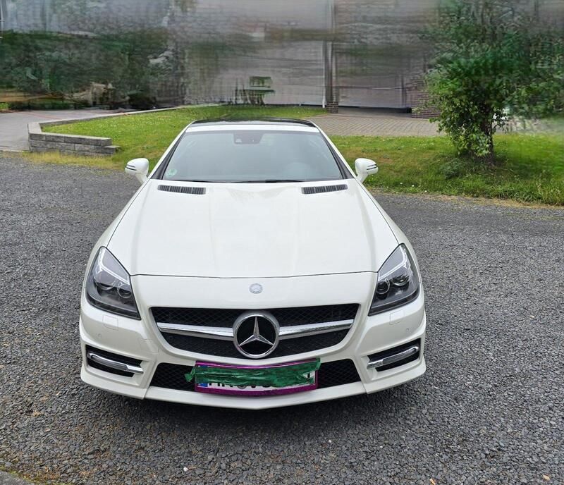 Weiß Gebraucht 2015 Mercedes SLK350 Cabrio | 32.900 € (Teuer) - Bild 1/4