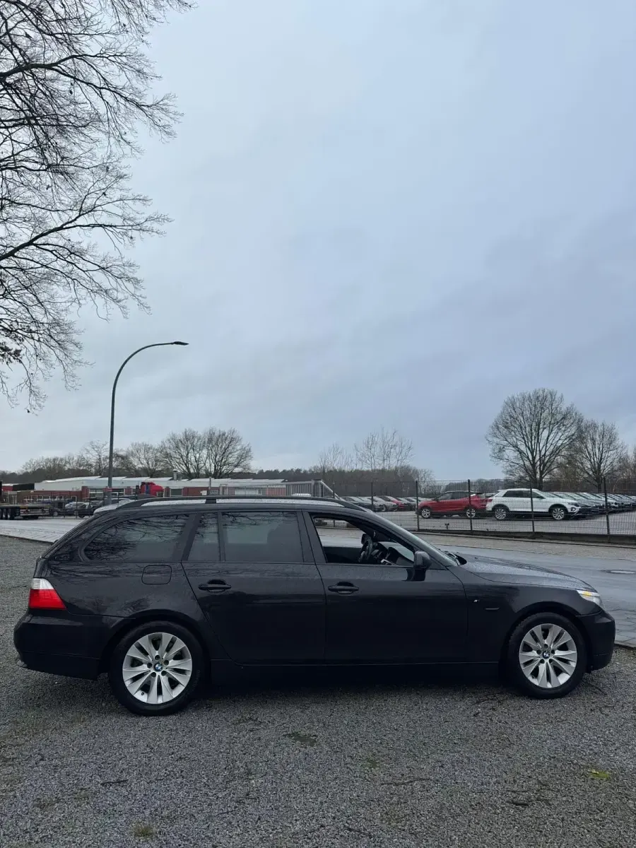 Gebraucht BMW 520 163 PS (119 kW) 2006 Schwarz Kombi