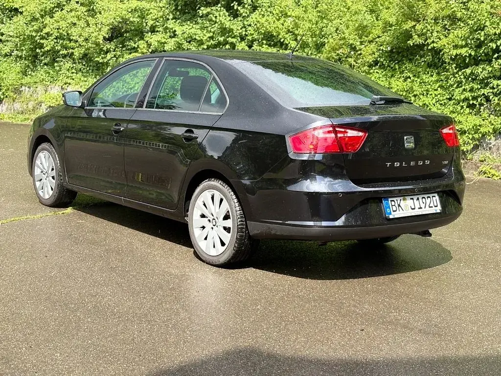 Gebraucht Seat Toledo 90 PS (66 kW) 2016 Schwarz Kleinwagen