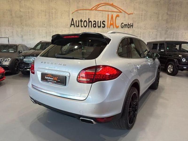 Gebraucht Porsche Cayenne 245 PS (180 kW) 2013 Klassiksilber SUV