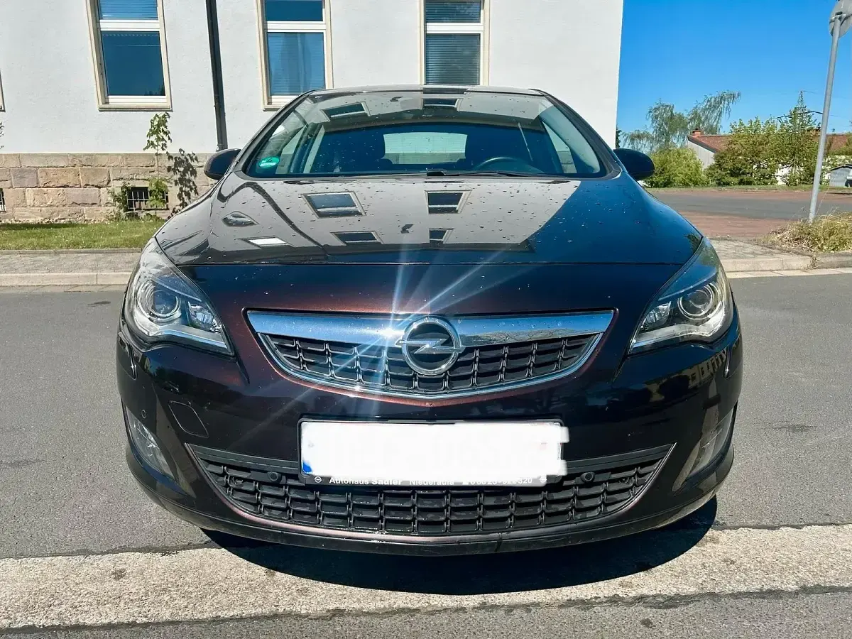 Gebraucht Opel Astra Innovation 140 PS (102 kW) 2014 Andere farben Limousine