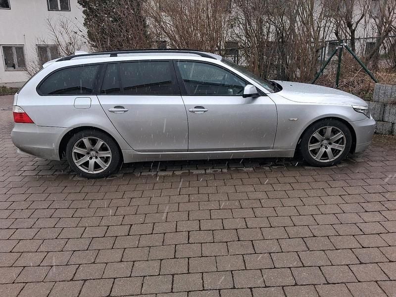 Gebraucht BMW 520 177 PS (130 kW) 2009 Silber Kombi