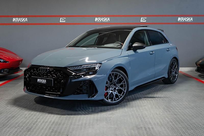 Neu Audi RS3 Design 400 PS (294 kW) 2025 Kemoragrau metallic Limousine