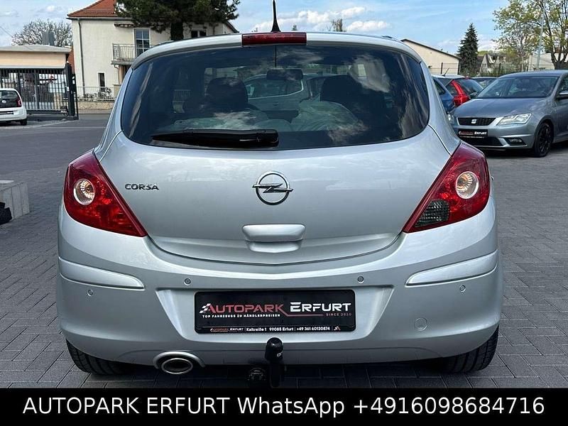 Gebraucht Opel Corsa 87 PS (63 kW) 2012 Silber Kleinwagen