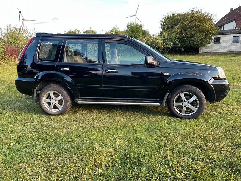 Schwarz Gebraucht 2004 Nissan X-Trail SUV | 1.700 € (Fairer Preis) - Bild 1/4