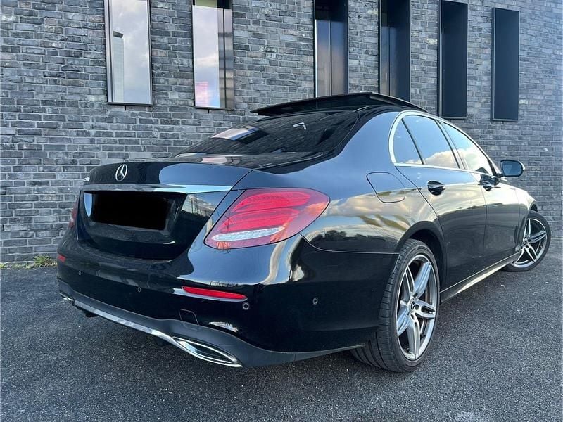 Gebraucht Mercedes E220 AMG line 194 PS (142 kW) 2019 Schwarz Limousine