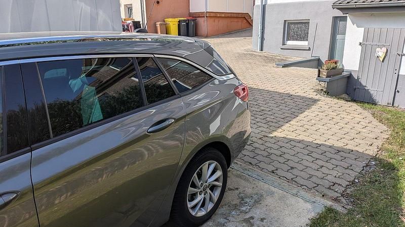 Gebraucht Opel Astra Edition 110 PS (80 kW) 2020 Grau Kombi