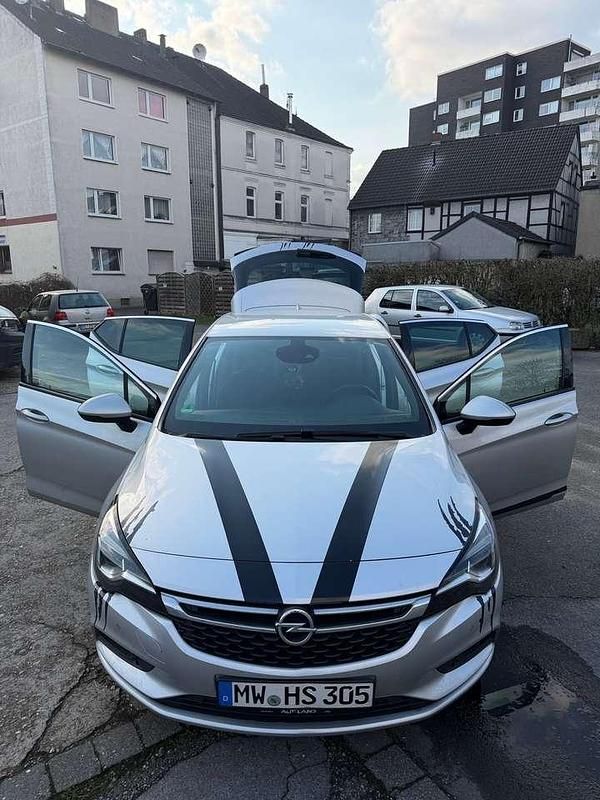 Gebraucht Opel Astra Dynamic 160 PS (117 kW) 2018 Limousine
